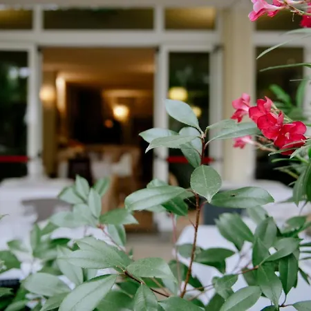 Maison Lalla Hotel 4*