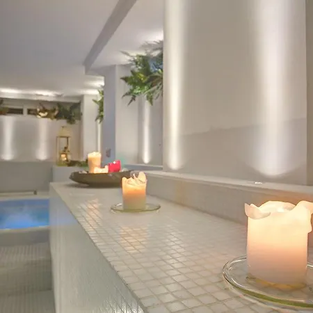 Hotel Maison Lalla Cesenatico