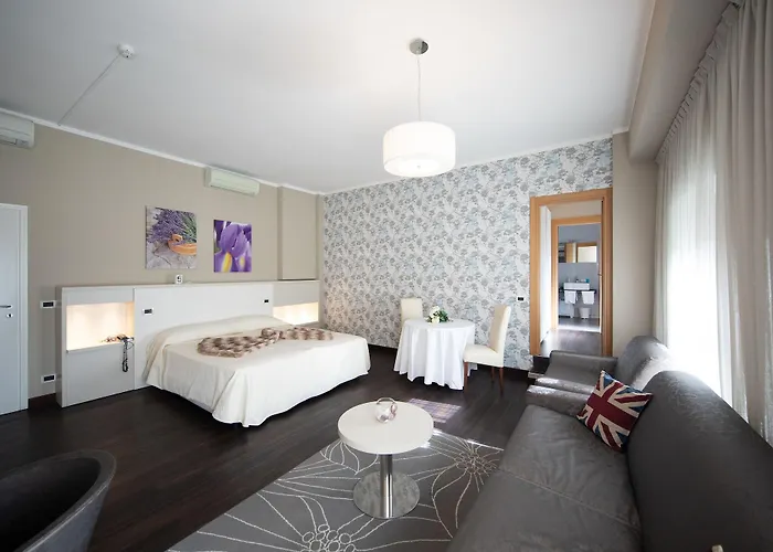 Maison Lalla Otel Cesenatico